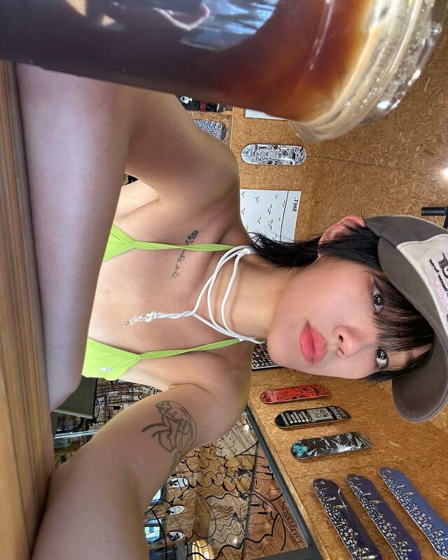Z___meme nude photo 9