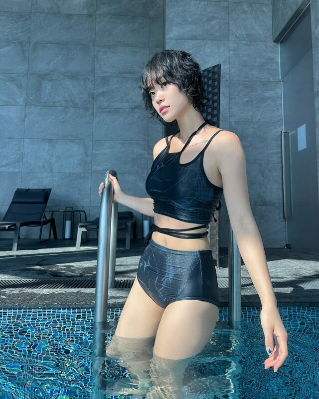 Z___meme nude photo 1