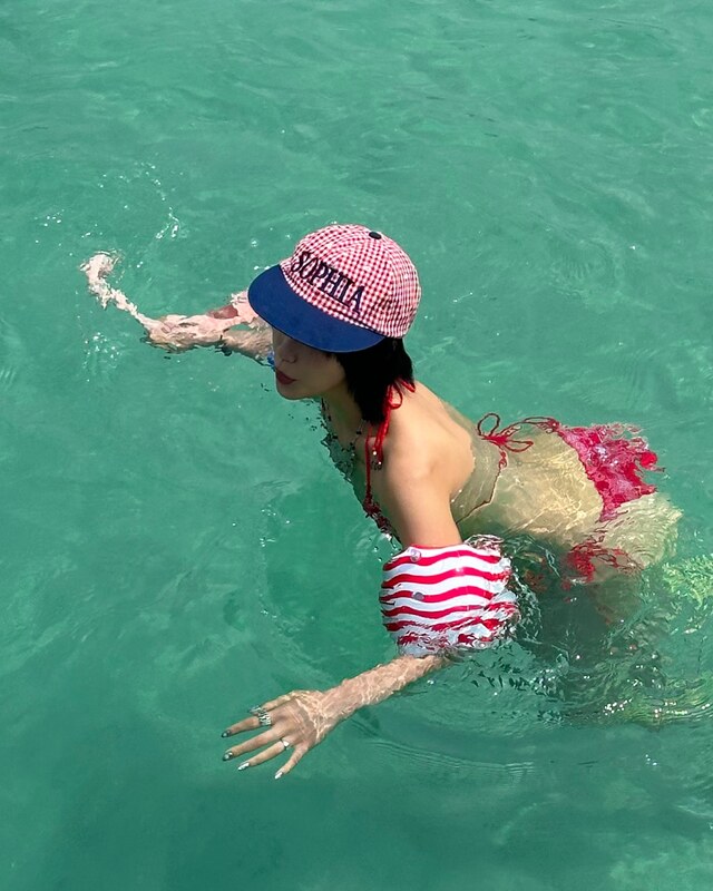 Z___meme nude photo 16