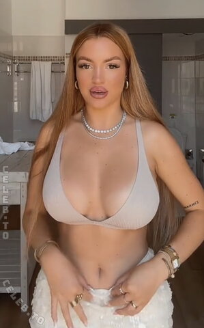 Zoë Chiara Wallner Sexy (5 photos)