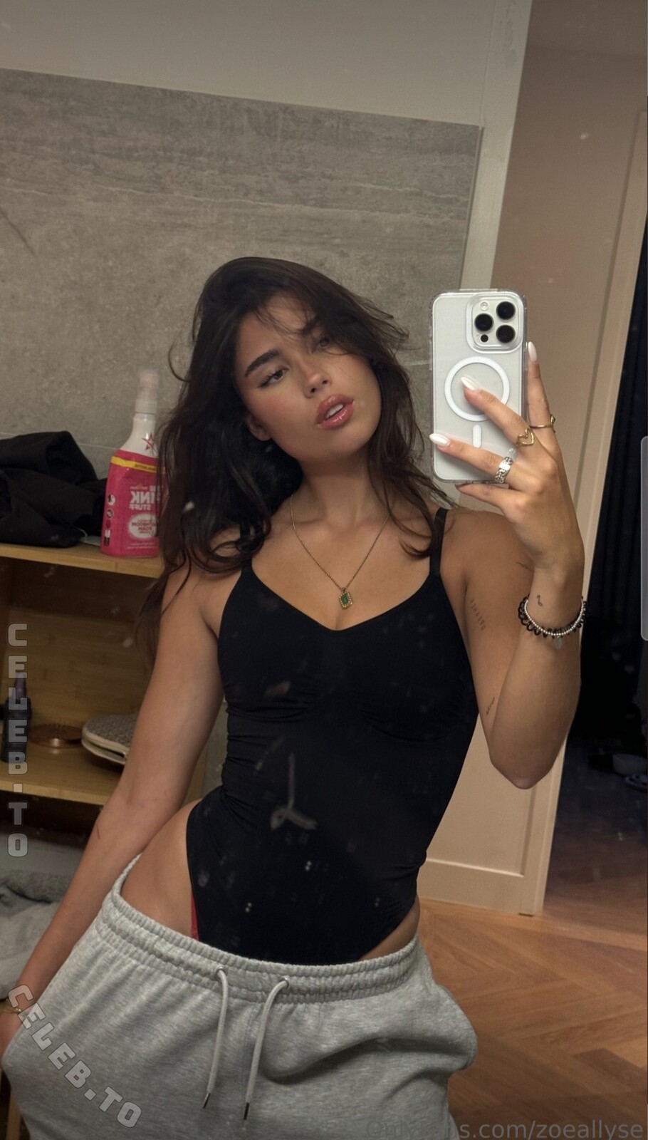 Zoe Allyse nude photo 2