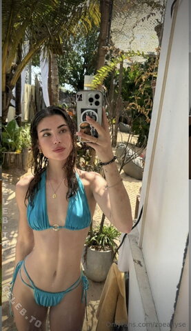 Zoe Allyse photo 2