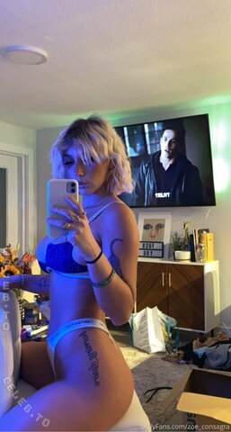 Zoe Consagra nude photo 26