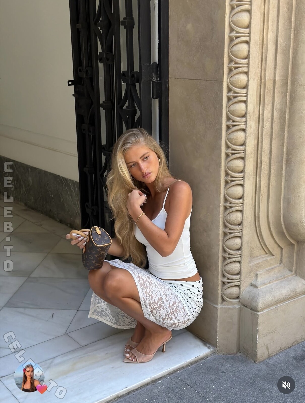 Zoe Kaeppele nude photo 2