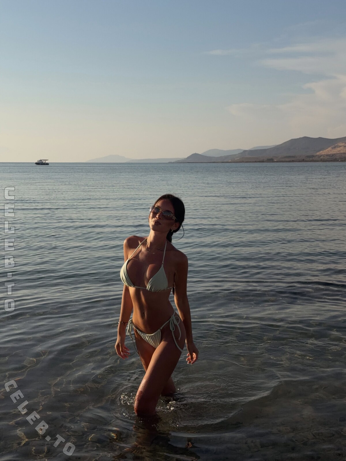 Zoe Liss nude photo 6