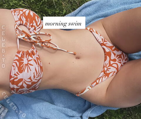 Zoe Schwedler – Awesome bikini