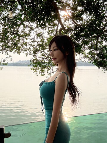 ZOE SO nude photo 7