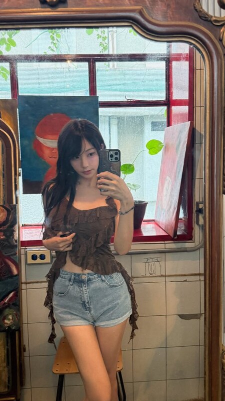ZOE SO nude photo 15