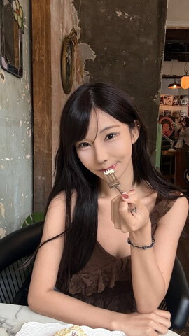ZOE SO nude photo 3