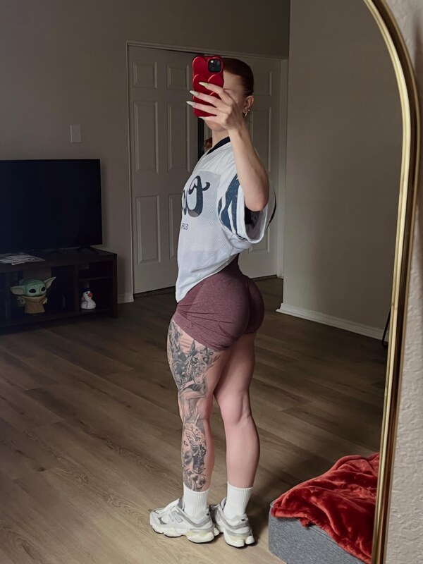 Zoe Tierney nude photo 11