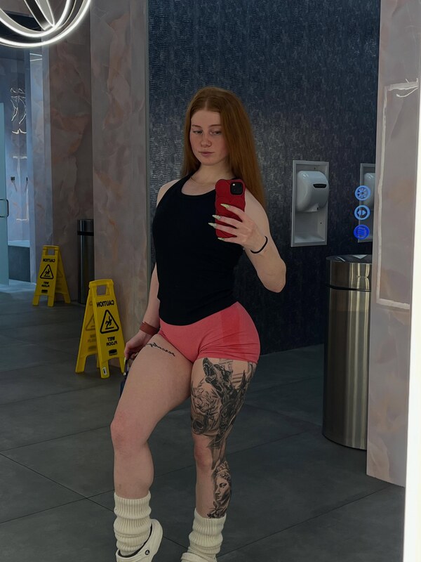 Zoe Tierney nude photo 15