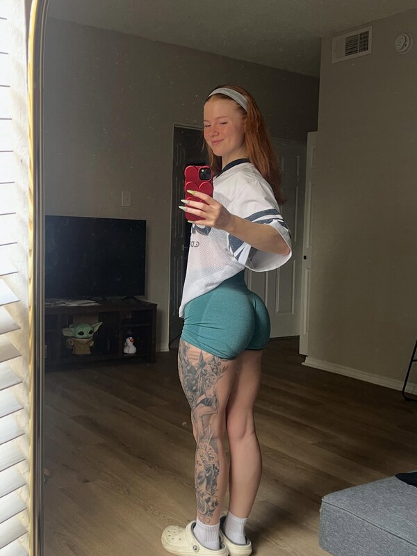 Zoe Tierney nude photo 35