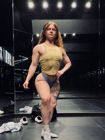 Zoe Tierney nude photo 17