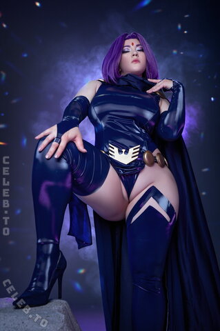 Zoe Volf – Raven (DC Comics)