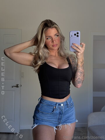 Zoeneli nude photo 30