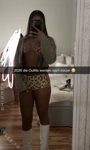 Zoesalg nude photo 61