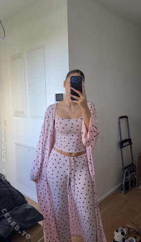 Zoesalg nude photo 98