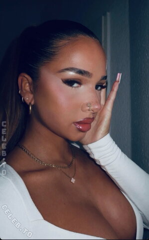 Zoesalg nude photo 16