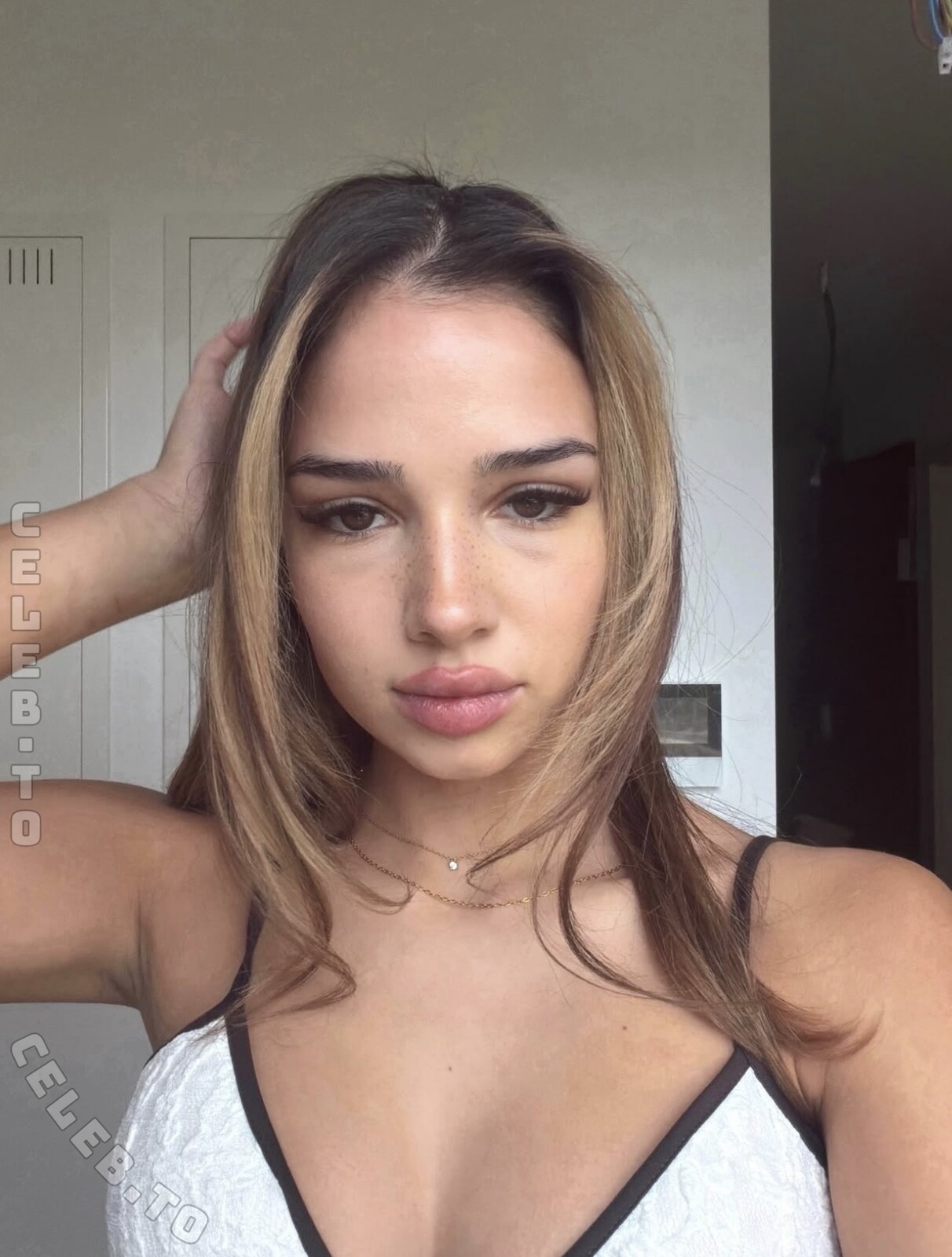 Zoesalg nude photo 13