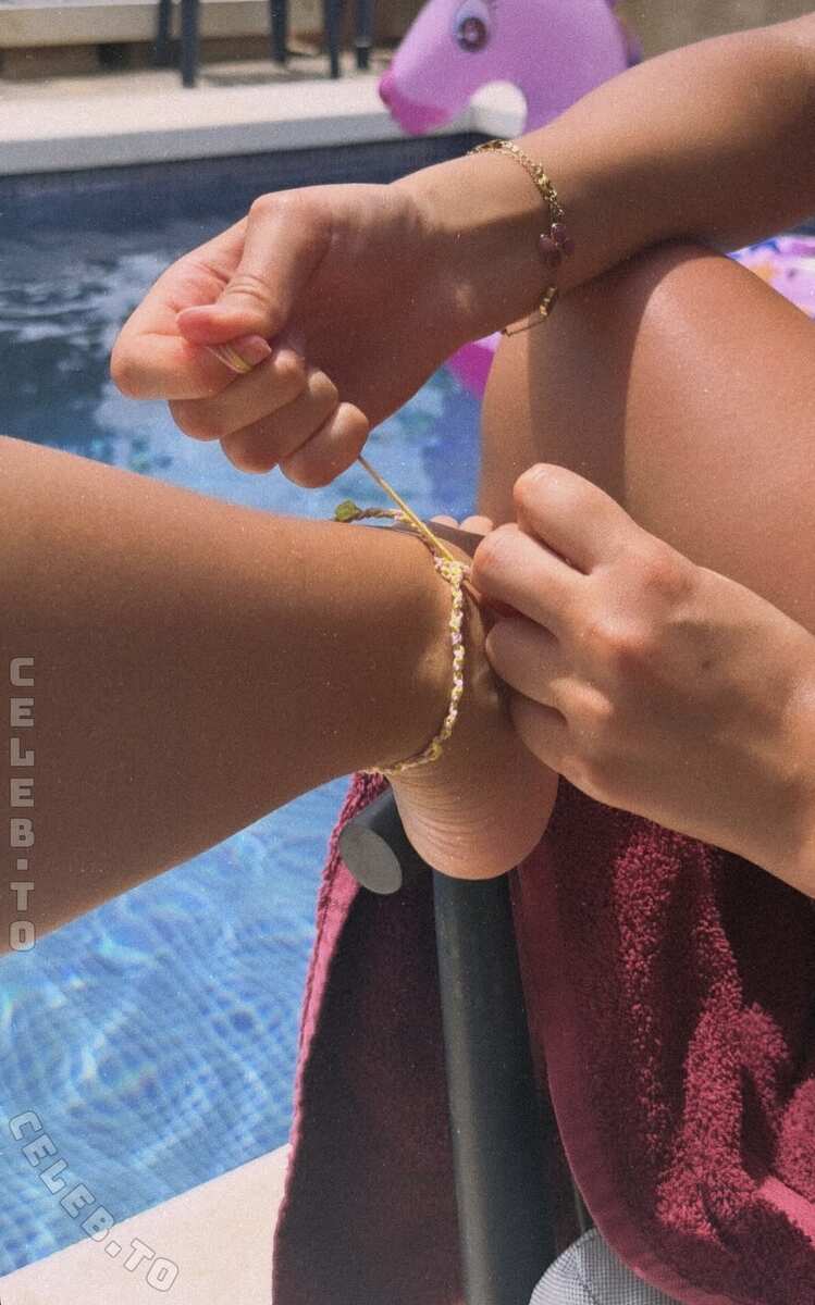 Zoesalg nude photo 2