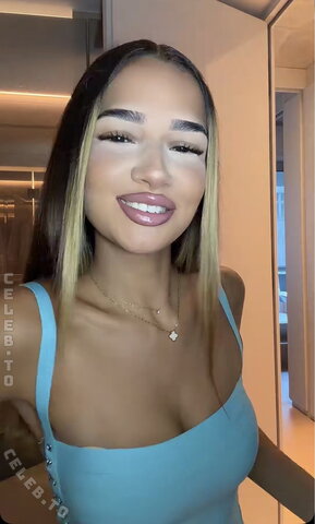 Zoesalg nude photo 10