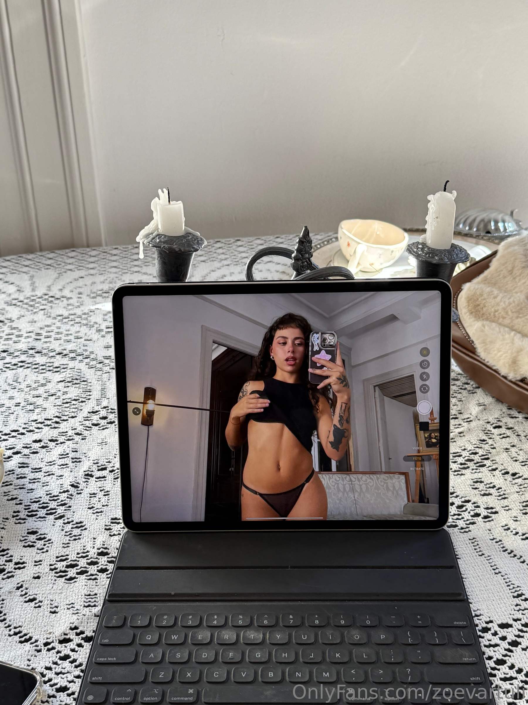 zoevartuli nude photo 5