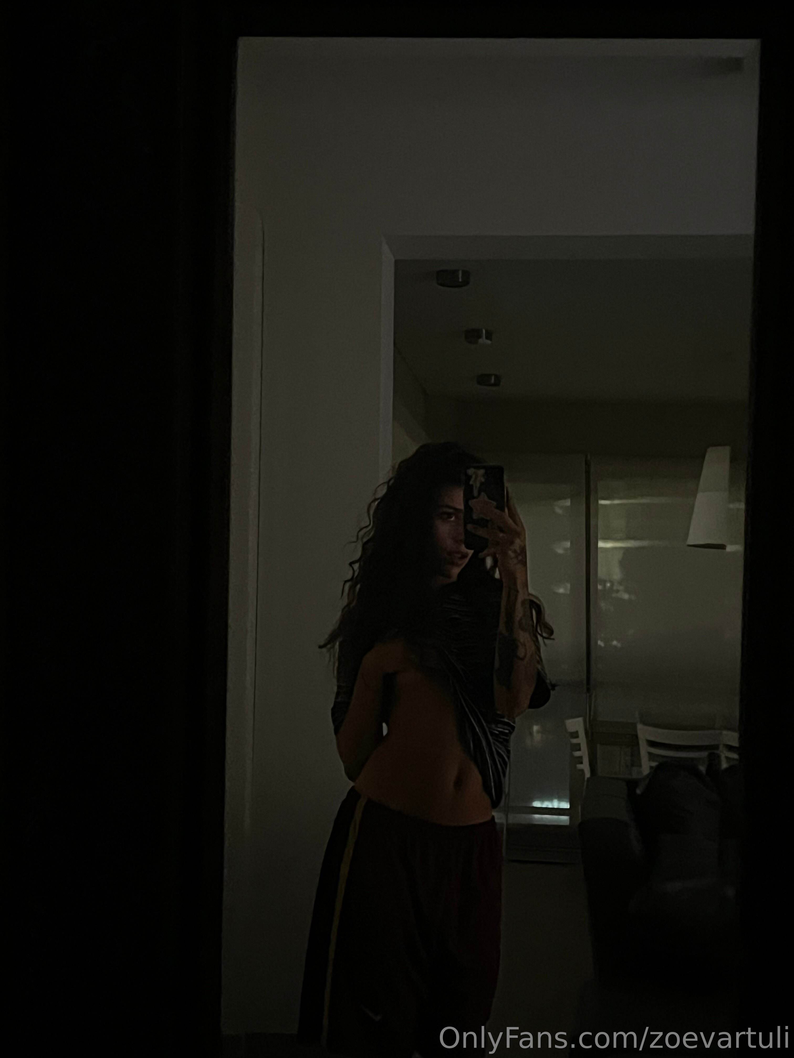 zoevartuli nude photo 13