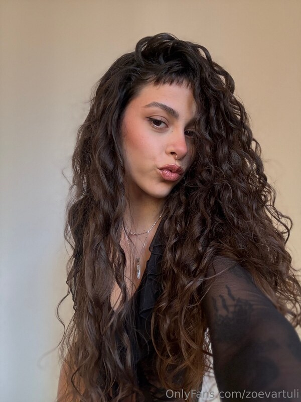 zoevartuli nude photo 3