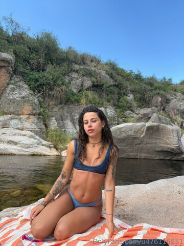 zoevartuli nude photo 8
