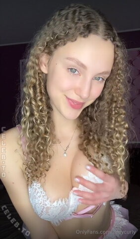 Zoey Curly nude photo 29