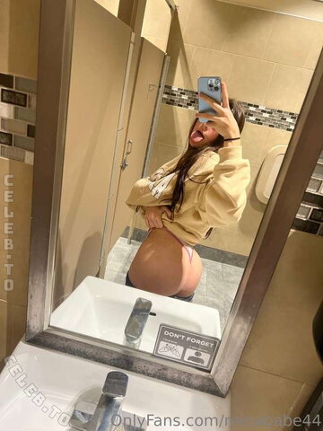 zoeyava nude photo 2