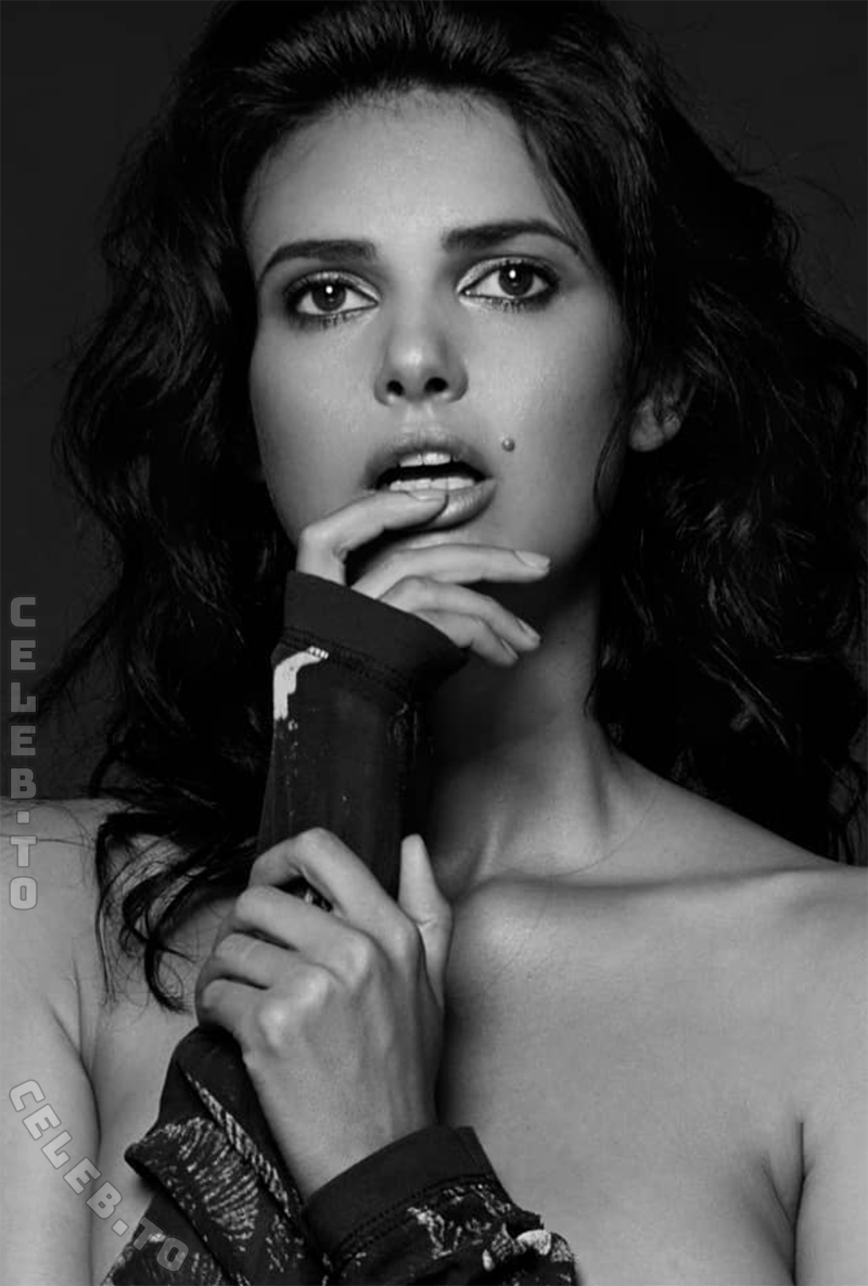 Zoi Gorman nude photo 3