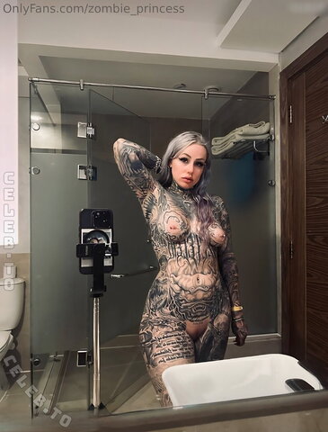 Zombieprinzessin nude photo 17