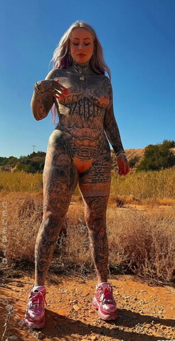 Zombieprinzessin nude photo 6