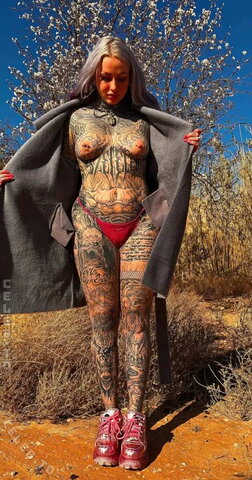 Zombieprinzessin nude photo 11