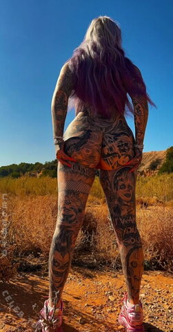 Zombieprinzessin nude photo 10