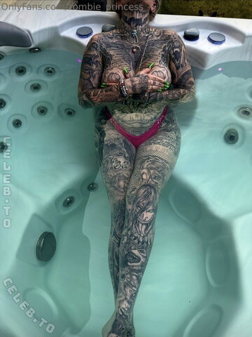 Zombieprinzessin Sexy (1 photo)