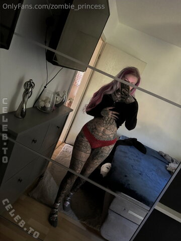 Zombieprinzessin Hot (1 photo)