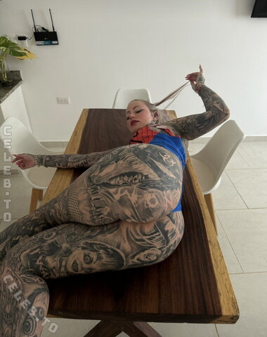 Zombieprinzessin nude photo 3