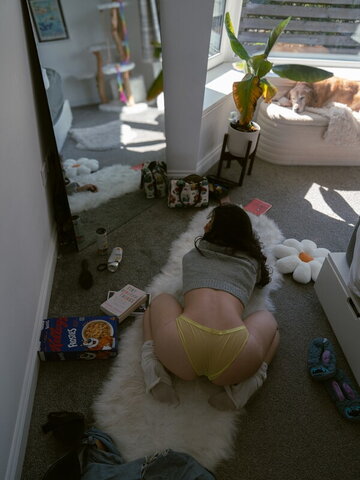 zoogirlq nude photo 4