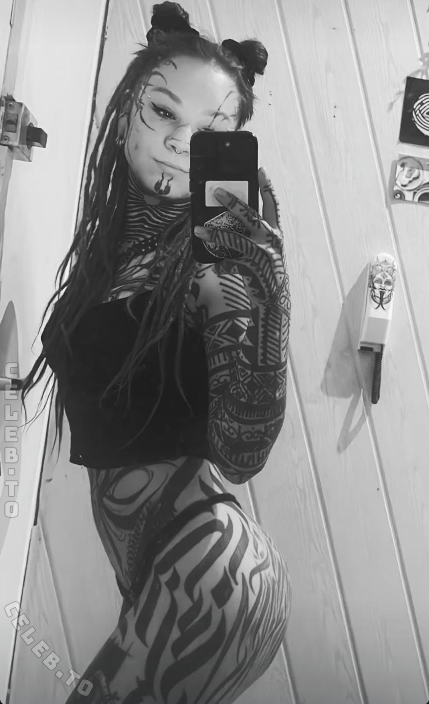 Zopferl nude photo 3