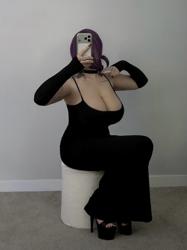 Zsofibtw nude photo 3