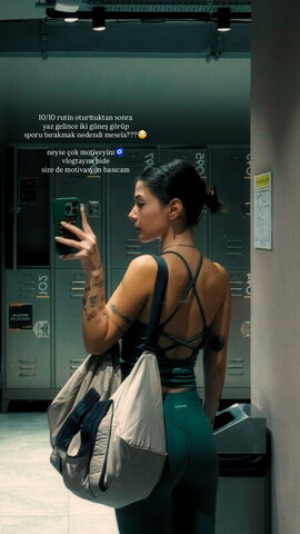 Zulal Fidan nude photo 3