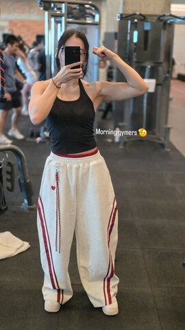 Zumi Hot (1 photo)