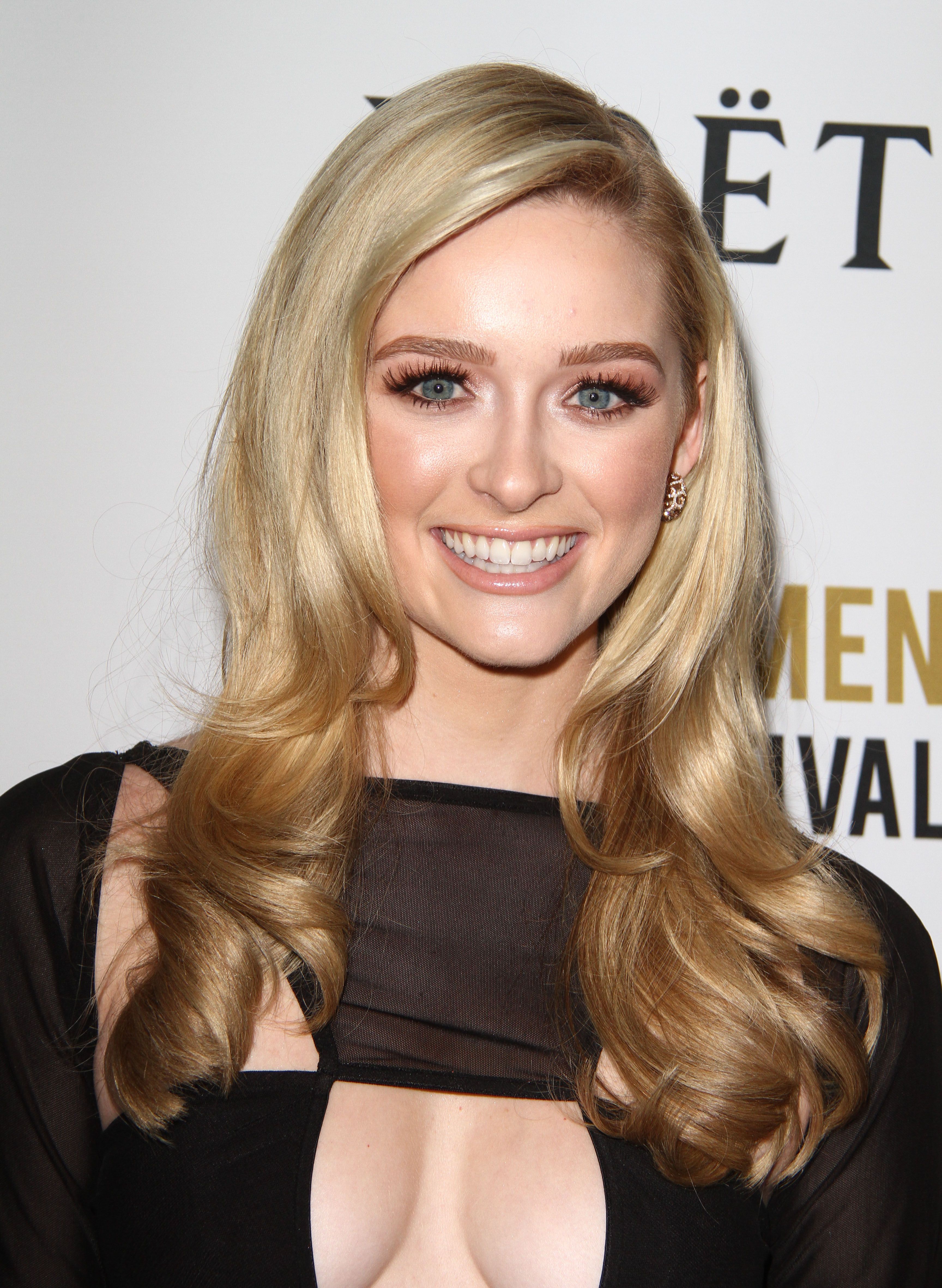 Greer Grammer Cleavage TheFappening