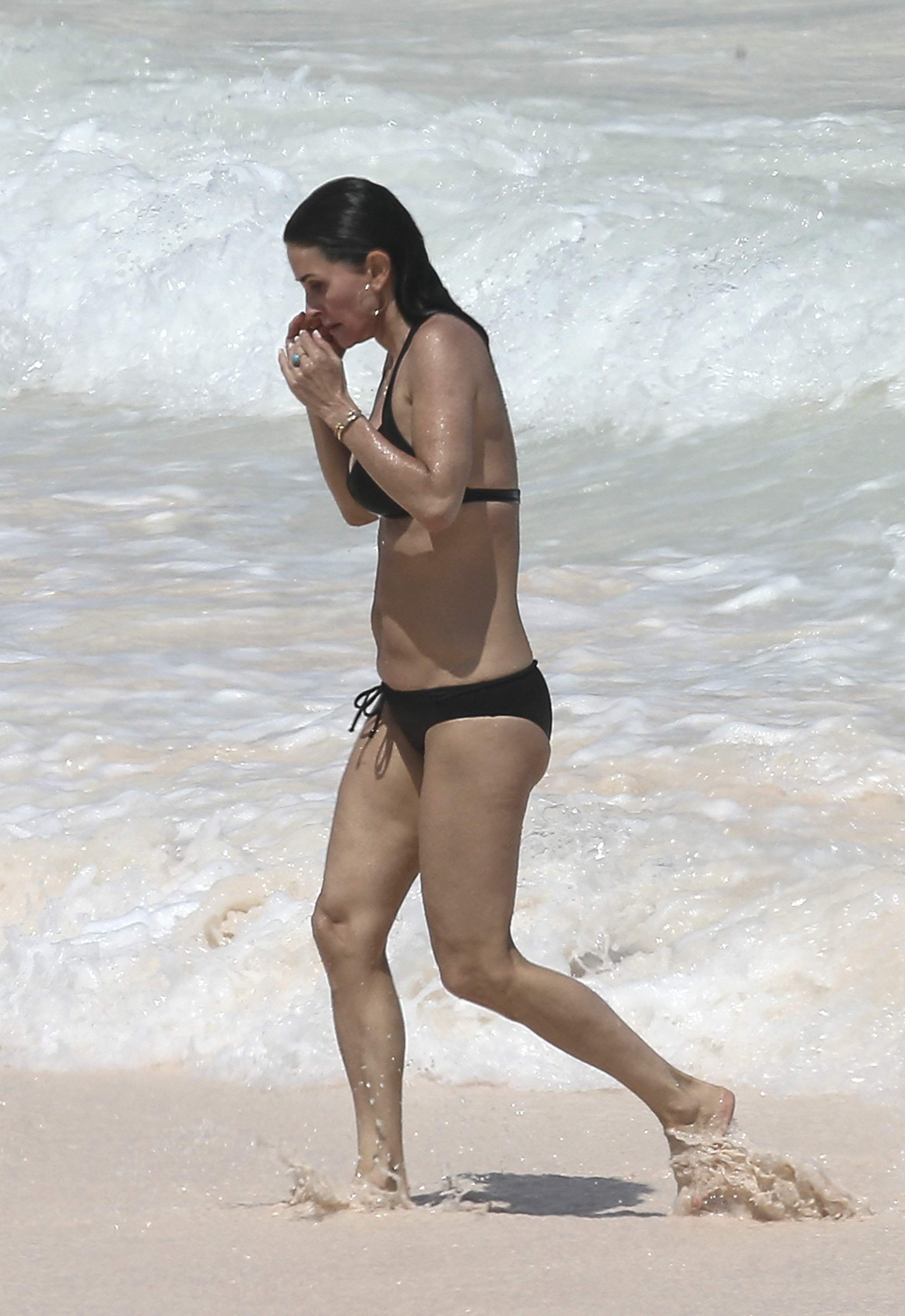 Courteney cox leaked photos.