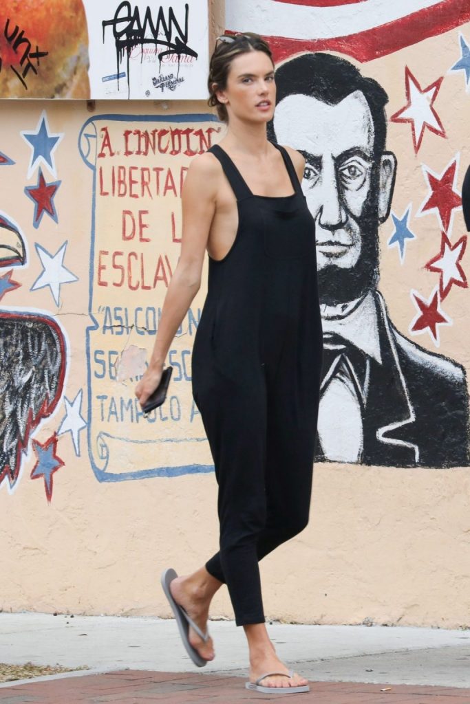 Alessandra-Ambrosio_thefappening_one (5)