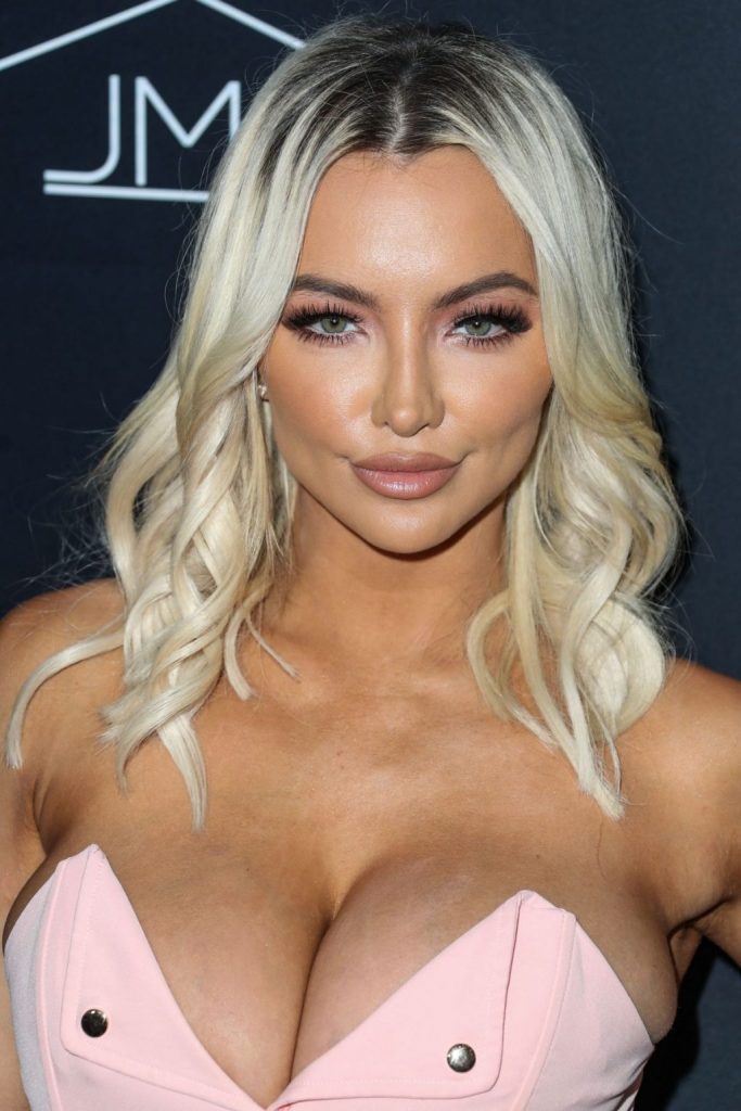 Lindsey-Pelas_thefappening_one (1)