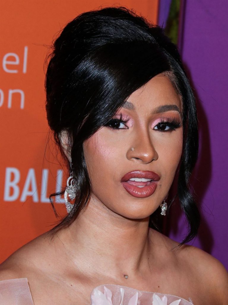 Cardi B Cleavage Thefappening