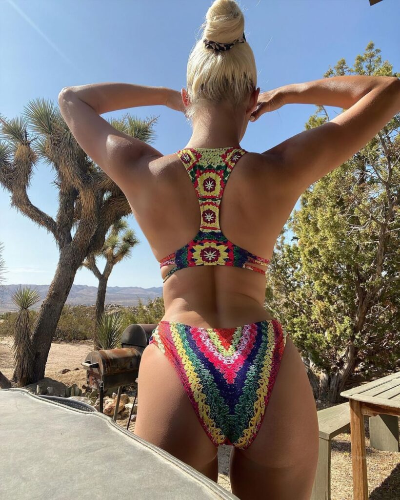 Lindsey-Pelas_thefappening_one (1)